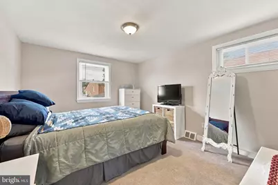 515 Hazel Avenue, Folsom, PA 19033 - Photo 11