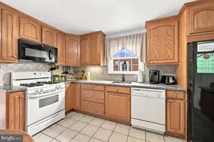 244 E Turnbull Ave, Havertown, PA 19083 - Photo 9