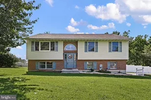 677 Meetinghouse Rd, Upper Chichester, PA 19061 - Photo 1