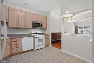 45 Dresner Cir, Upper Chichester, PA 19061 - Photo 9
