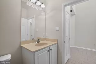 45 Dresner Cir, Upper Chichester, PA 19061 - Photo 5