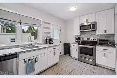 251 W Essex Avenue, Lansdowne, PA 19050 - Photo 9
