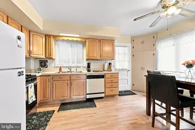 411 Crotzer Avenue, Folcroft, PA 19032 - Photo 9