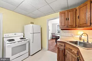 2404 Georgian Ln, Broomall, PA 19008 - Photo 9