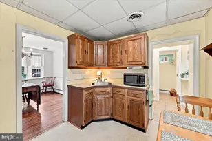 2404 Georgian Ln, Broomall, PA 19008 - Photo 9