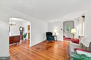 2404 Georgian Ln, Broomall, PA 19008 - Photo 3