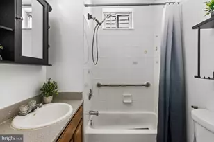 1046 Yates, Marcus Hook, PA 19061 - Photo 27