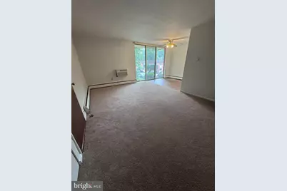 100 E Glenolden Avenue #B-11, Glenolden, PA 19036 - Photo 3