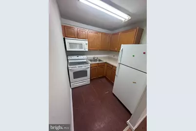 100 E Glenolden Avenue #B-11, Glenolden, PA 19036 - Photo 5