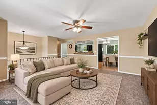 2309 Ferncroft Cir, Upper Chichester, PA 19061 - Photo 5