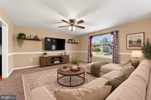 2309 Ferncroft Cir, Upper Chichester, PA 19061 - Photo 7
