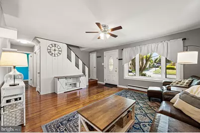 907 Brook Avenue, Secane, PA 19018 - Photo 5