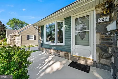 907 Brook Avenue, Secane, PA 19018 - Photo 3