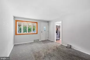 906 Kingsman Rd, Upper Chichester, PA 19061 - Photo 5