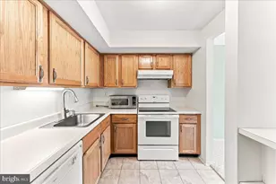 2207 Aspen Cir, Springfield, PA 19064 - Photo 11