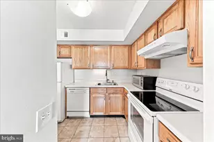 2207 Aspen Cir, Springfield, PA 19064 - Photo 13