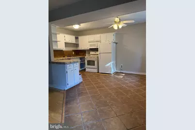 5200 Hilltop Drive #DD17, Brookhaven, PA 19015 - Photo 3