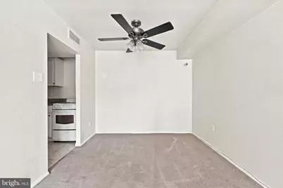 100 E Glenolden Avenue T-9 Avenue #T-9, Glenolden, PA 19036 - Photo 5
