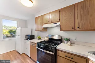 105 N Bishop Ave, Clifton Heights, PA 19018 - Photo 7