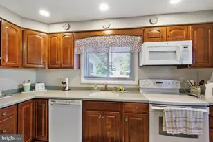 1039 11th Ave, Folsom, PA 19033 - Photo 7