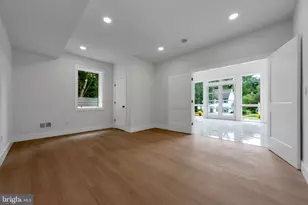 810 Maple Ln, Aston, PA 19014 - Photo 9