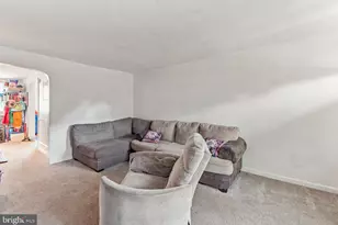 927 Fariston Dr, Drexel Hill, PA 19026 - Photo 3