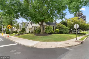 2804 Hillcrest Rd, Drexel Hill, PA 19026 - Photo 3