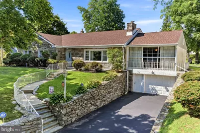 320 E Knowles Avenue, Glenolden, PA 19036 - Photo 1