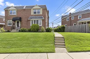 101 Lakeview Dr, Ridley Park, PA 19078 - Photo 1