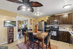 7017 Radbourne Rd, Upper Darby, PA 19082 - Photo 9