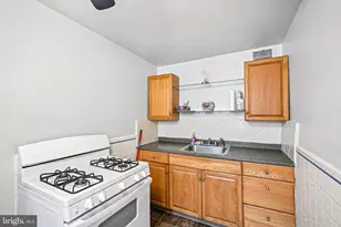 1302 Wycombe Ave, Darby, PA 19023 - Photo 13