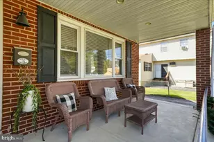 227 Hazel Ave, Folsom, PA 19033 - Photo 3