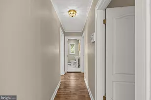 2155 Kingswood Ln, Broomall, PA 19008 - Photo 11