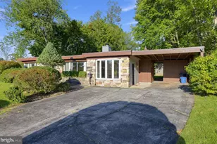 2155 Kingswood Ln, Broomall, PA 19008 - Photo 1