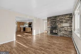 2155 Kingswood Ln, Broomall, PA 19008 - Photo 5