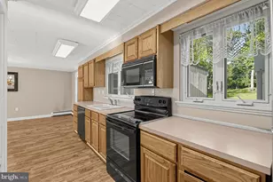 2155 Kingswood Ln, Broomall, PA 19008 - Photo 9
