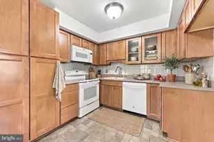 5200 Hilltop Dr, Brookhaven, PA 19015 - Photo 11