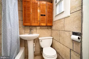 1121 Elmwood Ave, Sharon Hill, PA 19079 - Photo 9