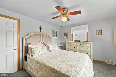 211 Willowbrook Avenue, Folsom, PA 19033 - Photo 15