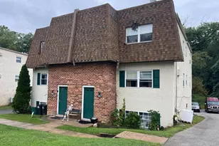 137 Meadowbrook Ln, Brookhaven, PA 19015 - Photo 1