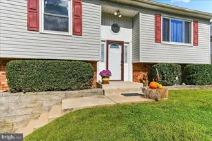 33 Mulberry St, Boothwyn, PA 19061 - Photo 1