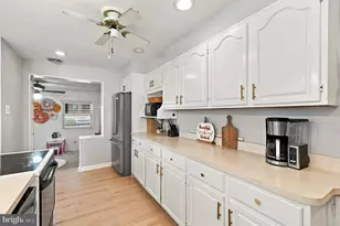 213 Evergreen Ave, Folsom, PA 19033 - Photo 13