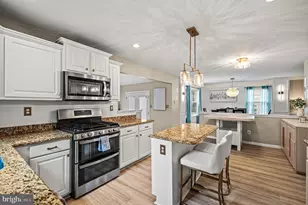 722 Springton Cir, Upper Chichester, PA 19014 - Photo 15