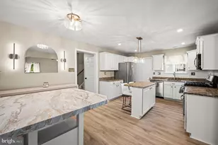 722 Springton Cir, Upper Chichester, PA 19014 - Photo 13