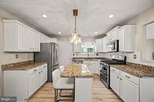 722 Springton Cir, Upper Chichester, PA 19014 - Photo 11