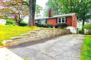 215 Parkview Dr, Broomall, PA 19008 - Photo 3