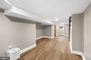 1121 W 8th St, Chester, PA 19013 - Photo 9