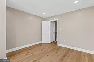 1121 W 8th St, Chester, PA 19013 - Photo 15