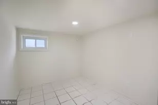 714 Surrey Ln, Glenolden, PA 19036 - Photo 11