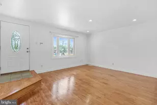 643 St Anthony Ln, Upper Darby, PA 19082 - Photo 5
